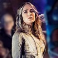 Legends of Tomorrow l Caity est ...