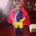 Colton Haynes 'se l�che' � Londres