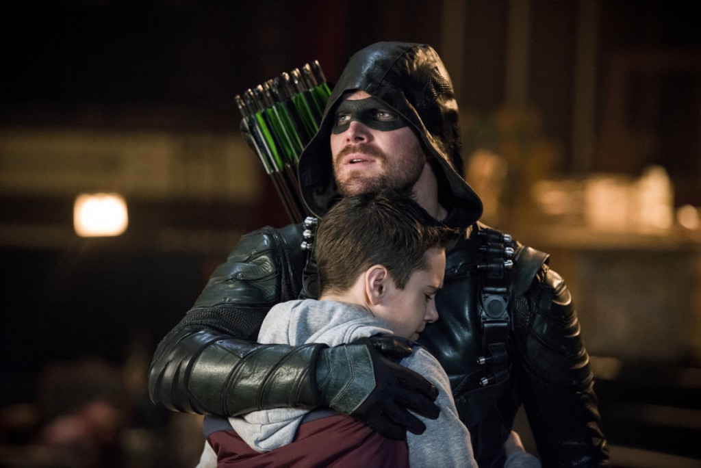 Oliver serre son fils dans ses bras