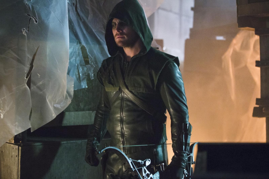 Oliver Queen (Stephan Amell)