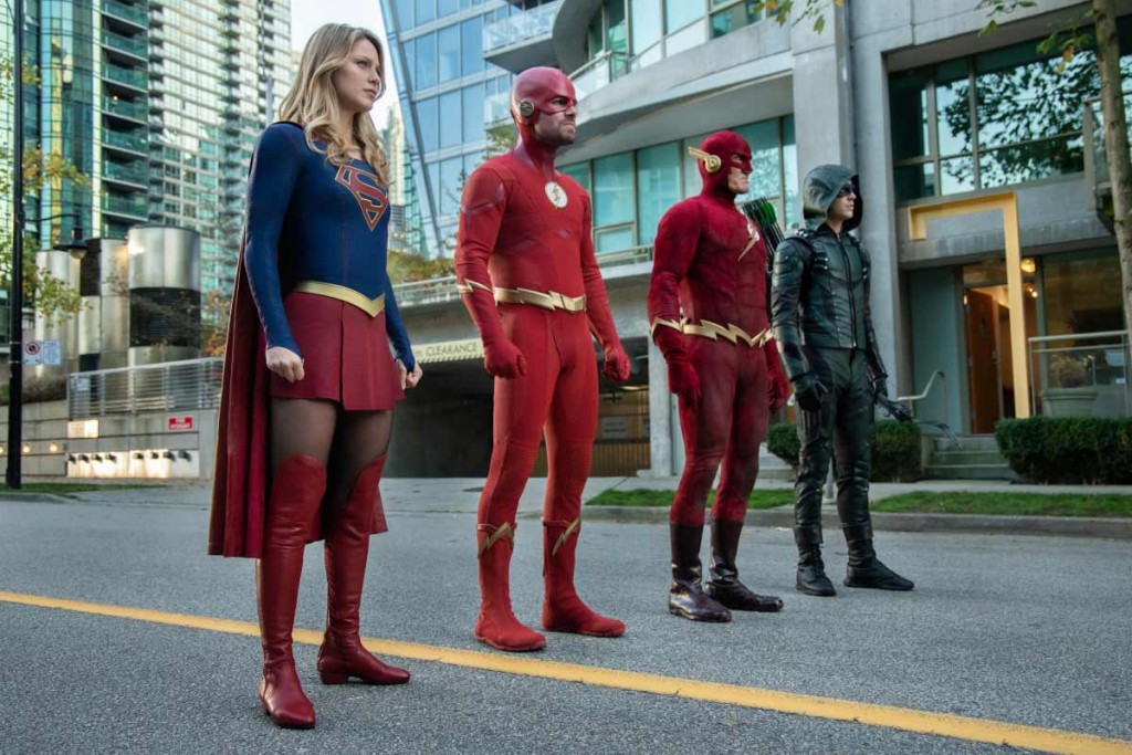 Supergirl (Melissa Benoist), Flash (Stephen Amell), Flash (John Wesley Shipp), Arrow (Grant Gustin)