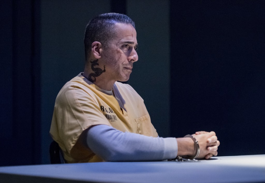 Ricardo Diaz (Kirk Acevedo) en prison
