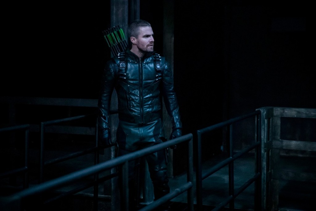 Oliver Queen alias Green Arrow (Stephen Amell) 