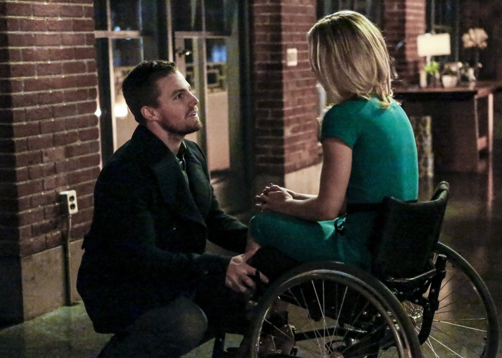 Oliver essaye de rassurer Felicity