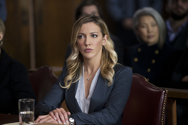 Laurel (Katie Cassidy) dans son rôle de procureur