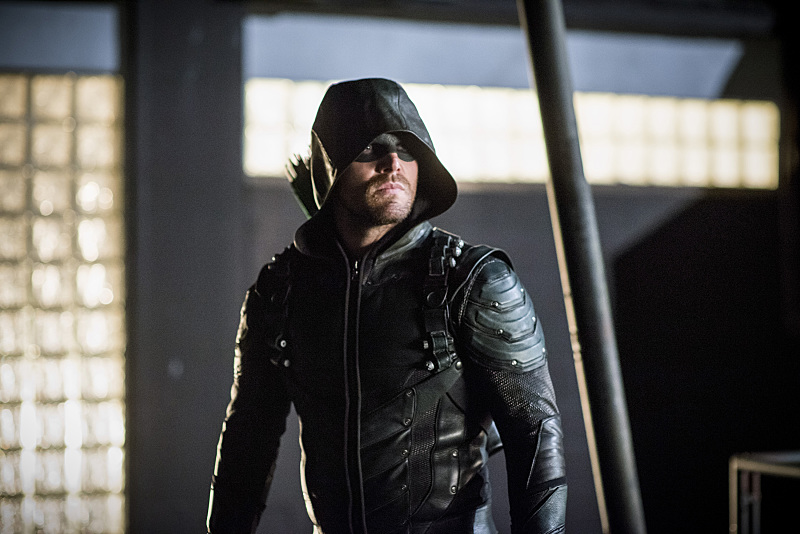 Oliver Queen (Stephen Amell)